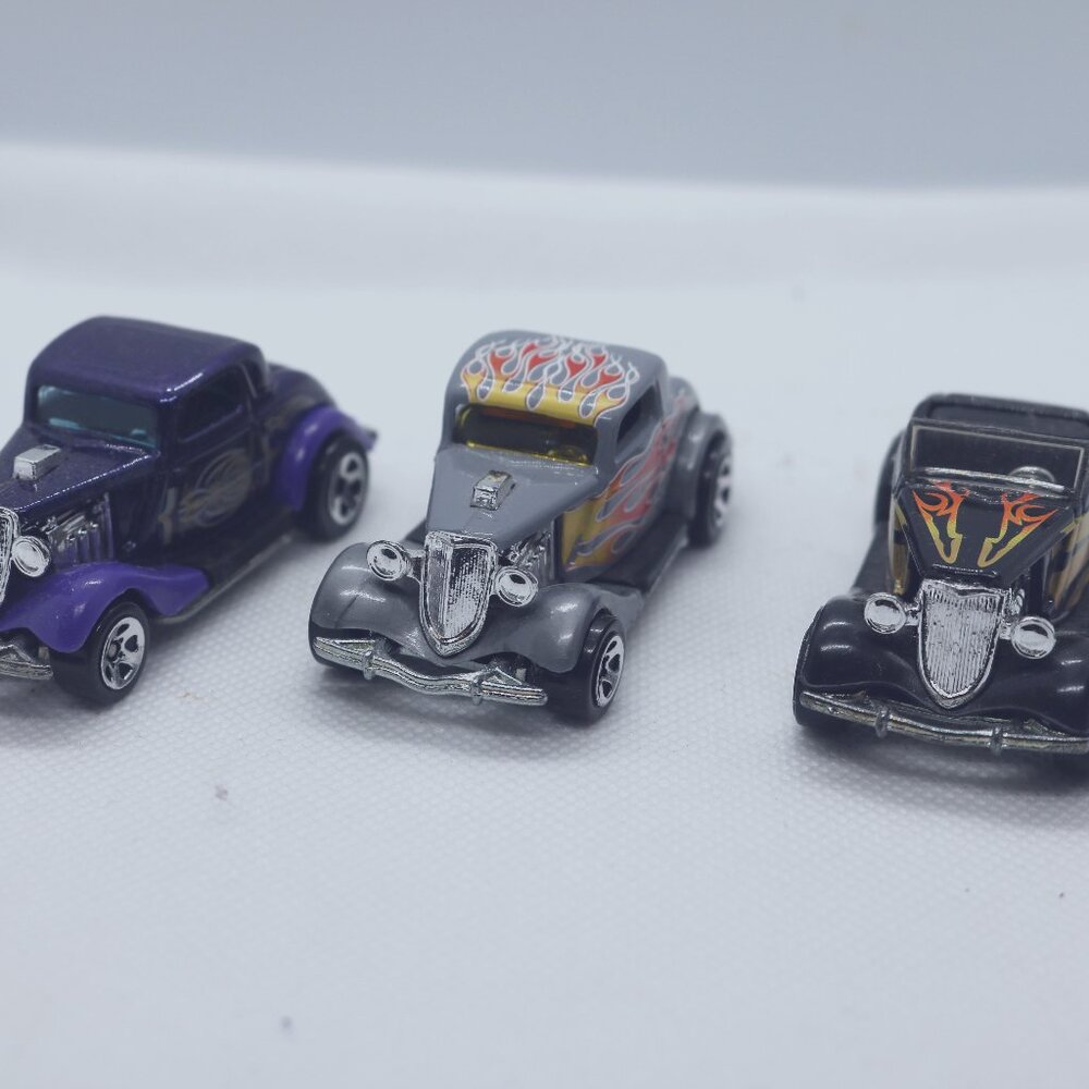Hot Wheels lot of 3 Ford 1934 roadsters lot of 3 loose 1:64 scale - Picture 1 of 6